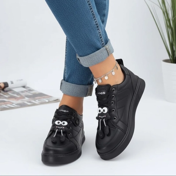 کفش اسپرت چرمی استیکر دار تایسیز